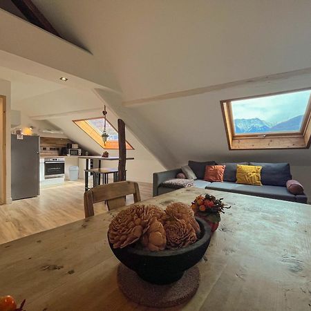 Cocon Sous Les Toits Albertville Exterior foto