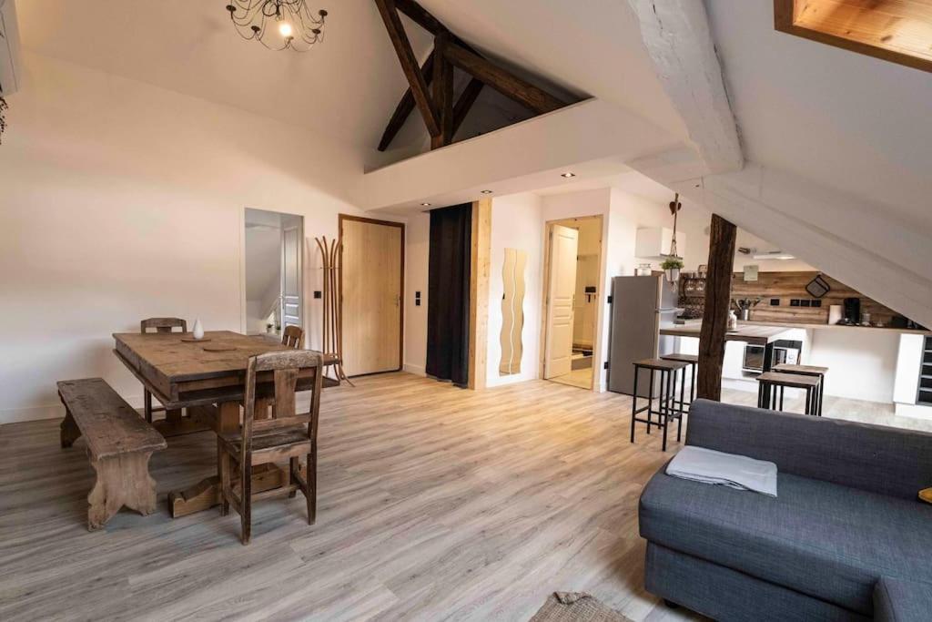 Cocon Sous Les Toits Albertville Exterior foto