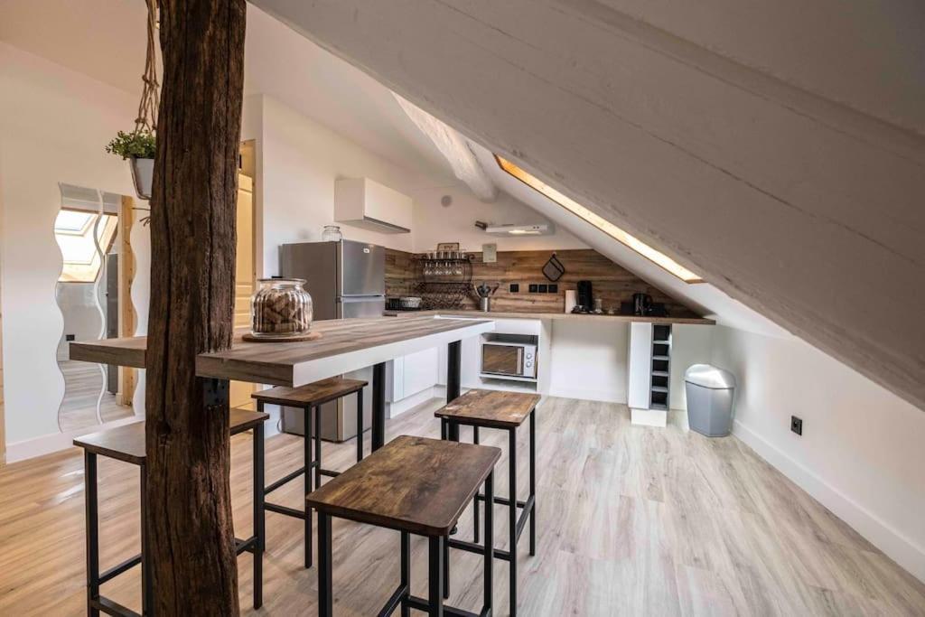Cocon Sous Les Toits Albertville Exterior foto