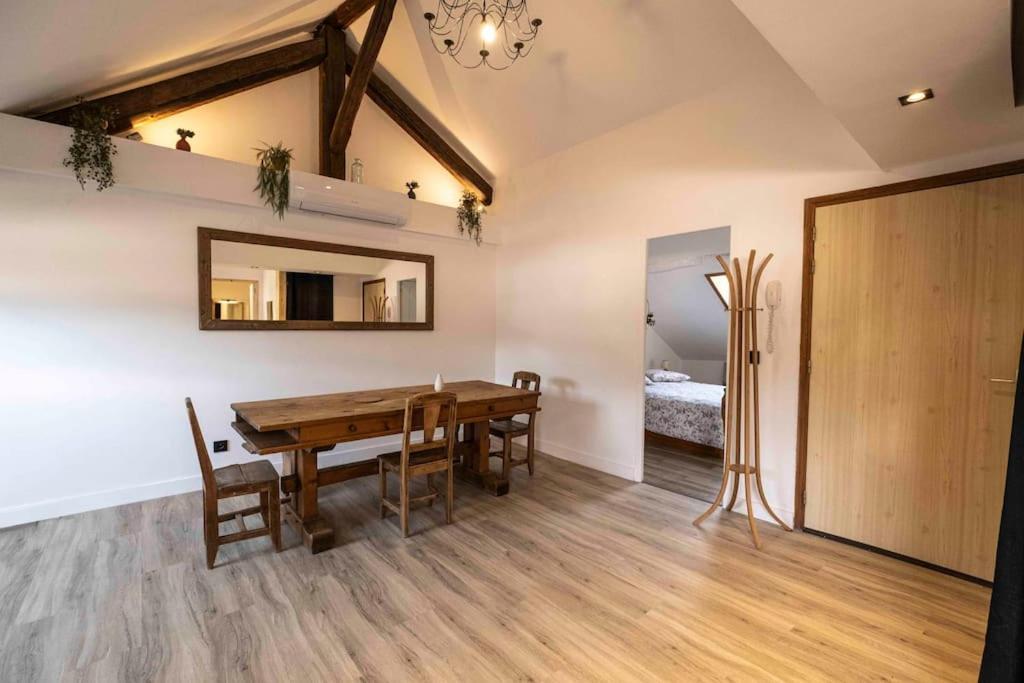 Cocon Sous Les Toits Albertville Exterior foto
