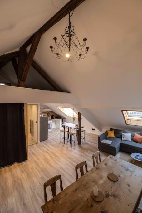 Cocon Sous Les Toits Albertville Exterior foto