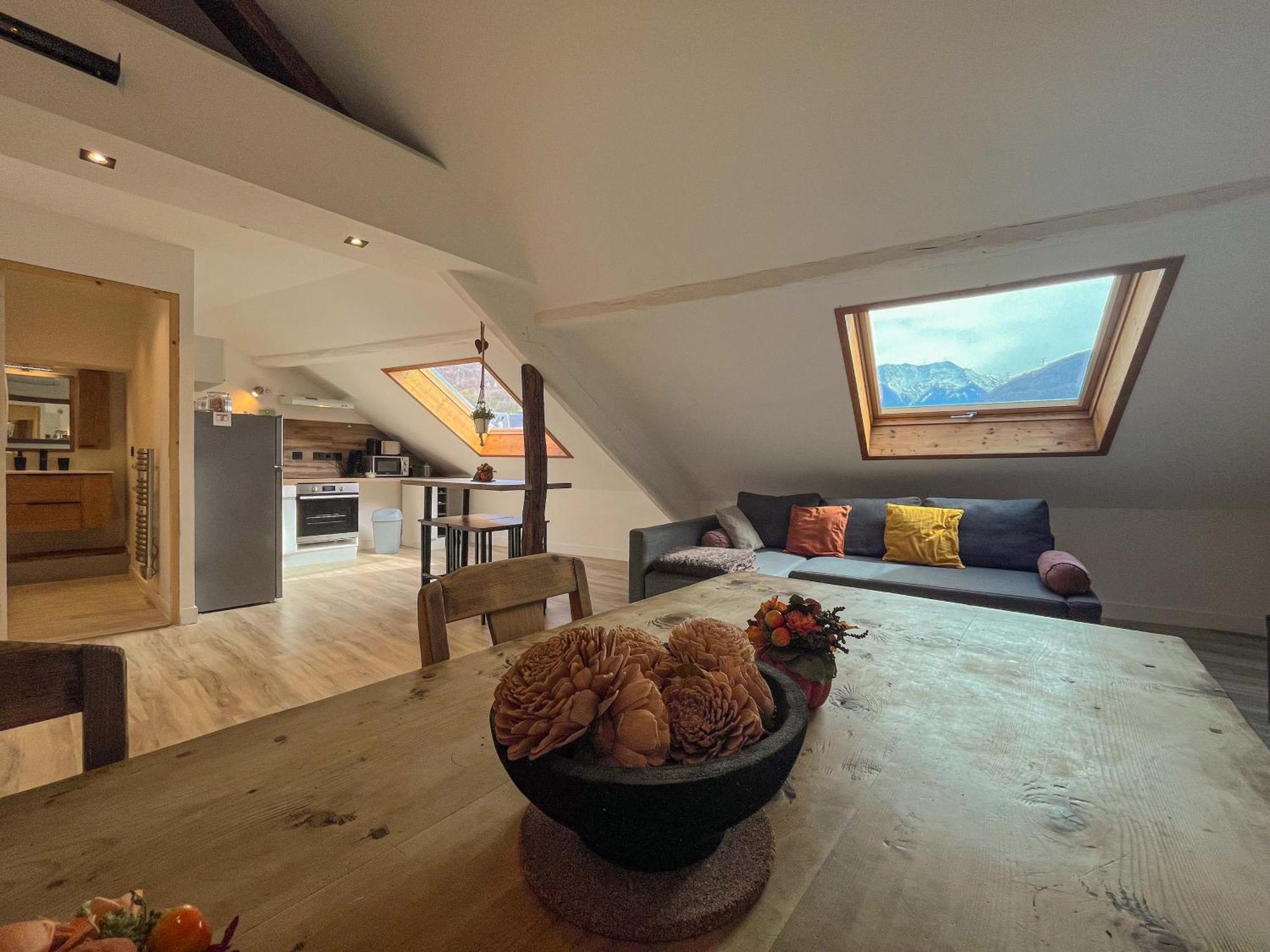 Cocon Sous Les Toits Albertville Exterior foto